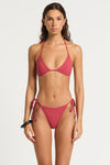 Isla Triangle in  | bond-eye swim