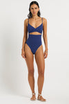 Amira One Piece