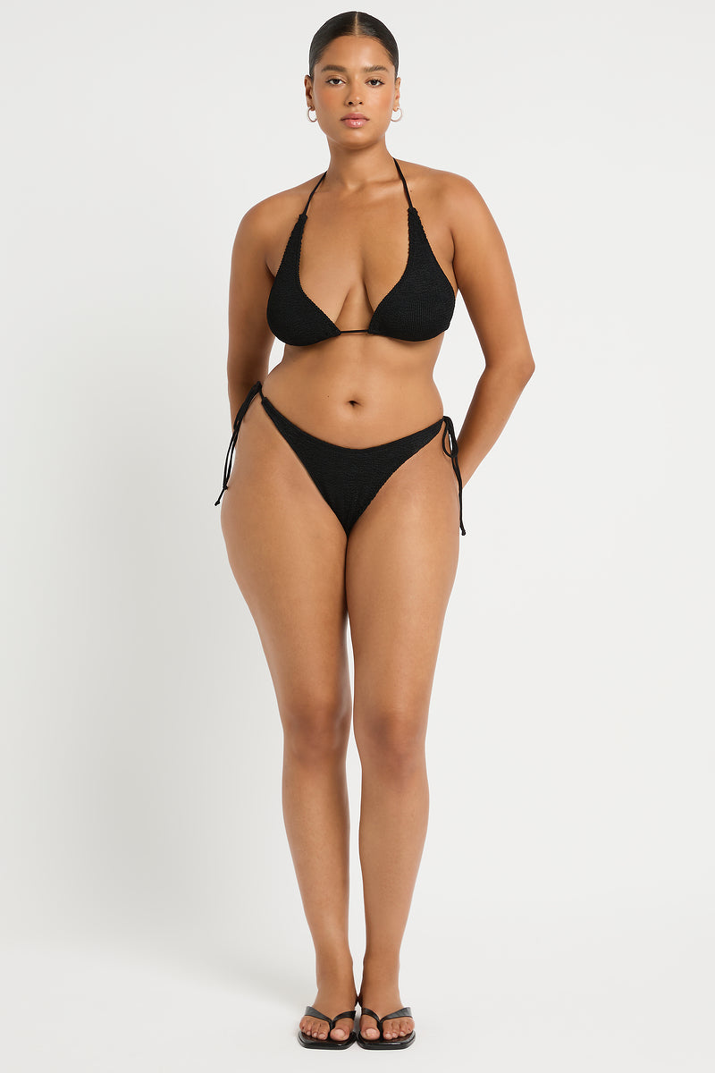 Curve Sofie Triangle in Black - Amanda Front