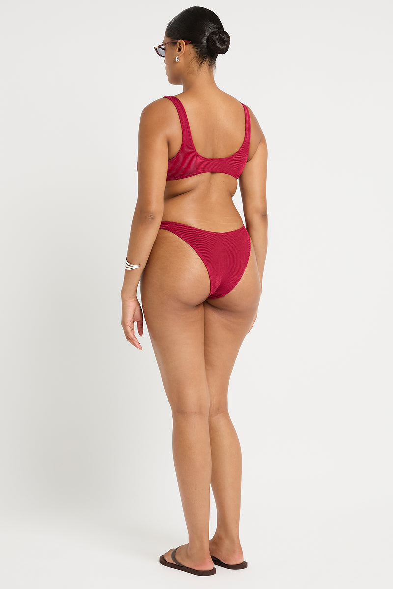 Scene Brief in Wine - Amanda Back
