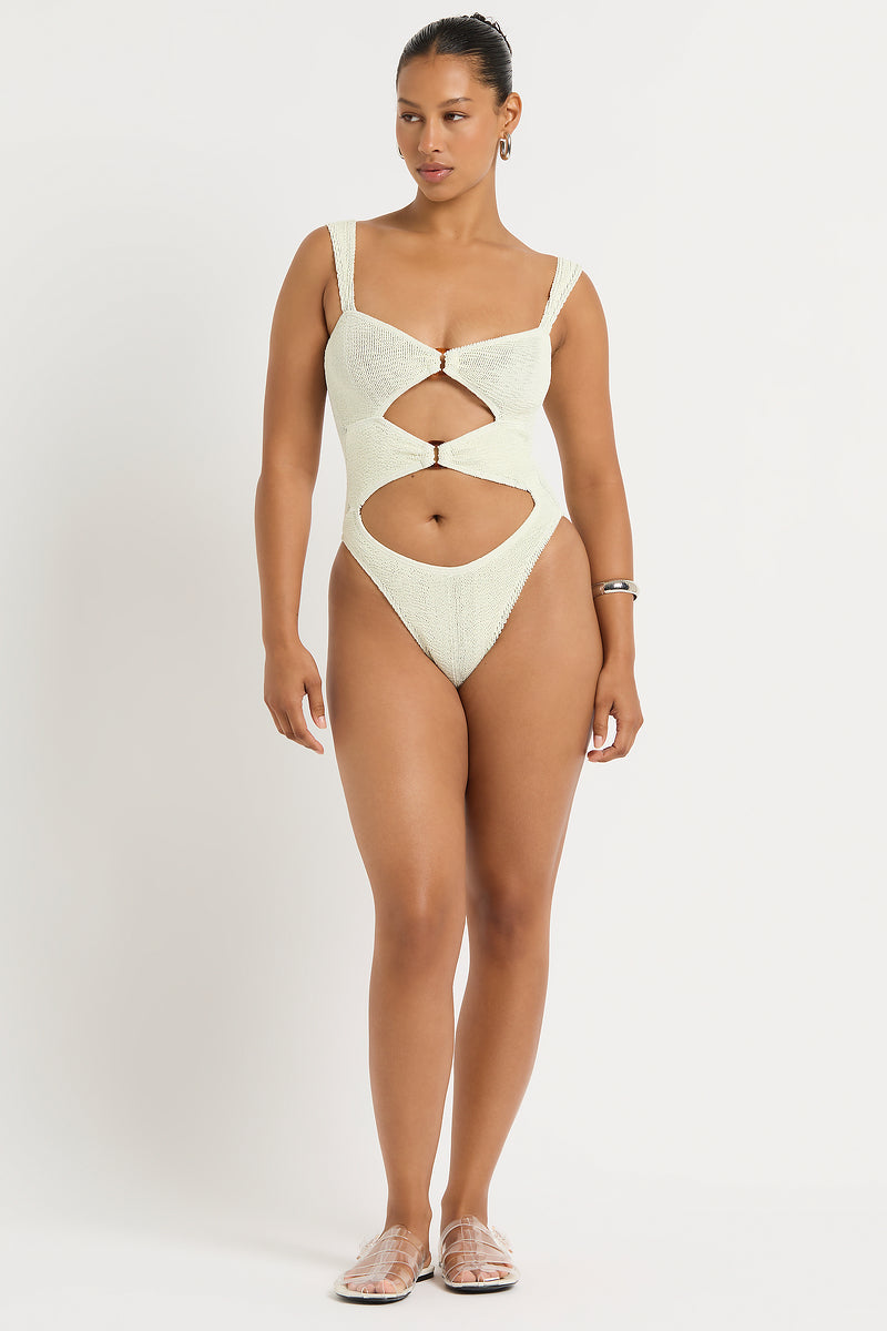Ring Delphi One Piece