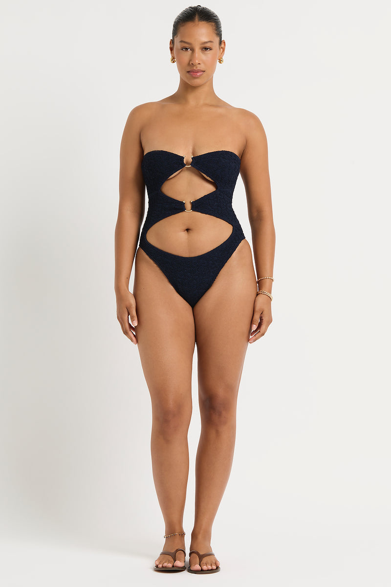 Lark One Piece