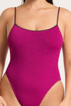 Contrast Low Palace One Piece